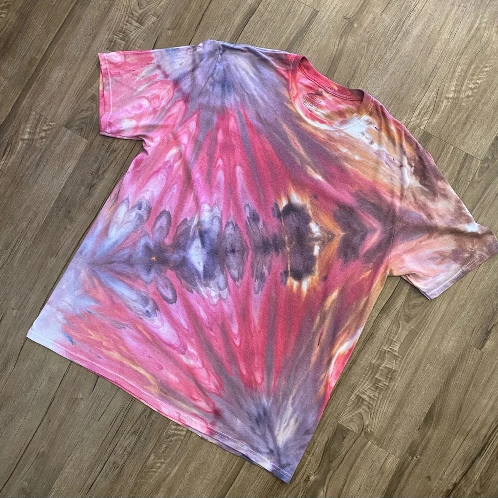 🔥NEW🔥 CUSTOM TIE DYE MEN’S TEE - Picture 1 of 6